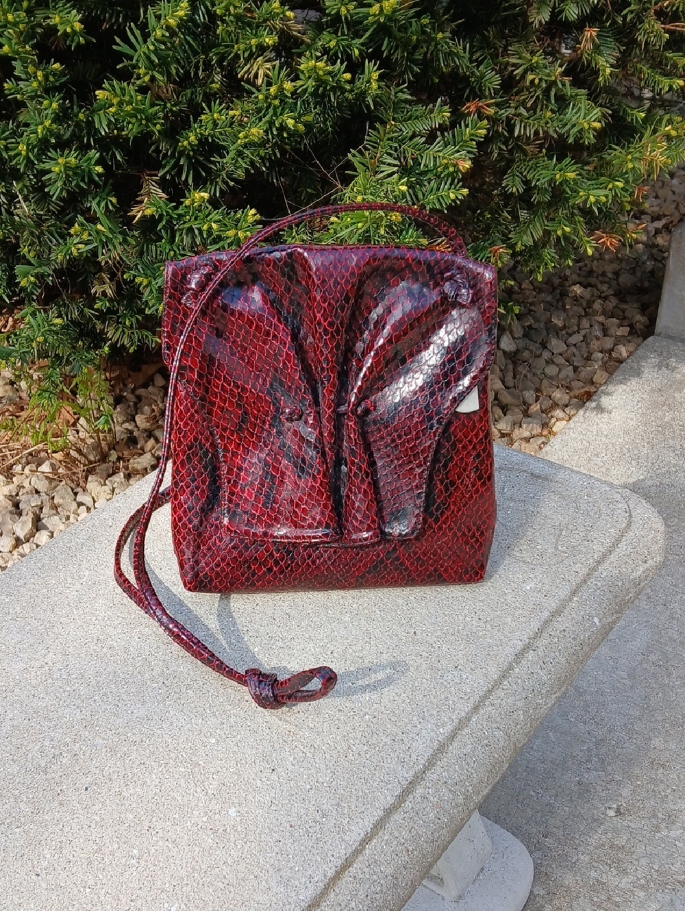 Vtg. Liza Ganz, Burgundy Reptile Pattern Leather Crossbody Clutch
